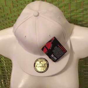 😎NWT Nu-Fit Fun White Fitted Baseball Cap 😎